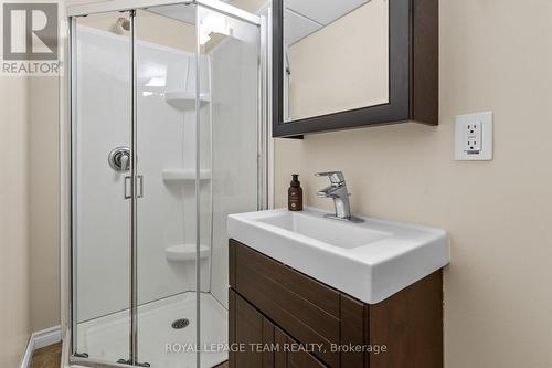 1215 Emperor Avenue, Ottawa, ON 