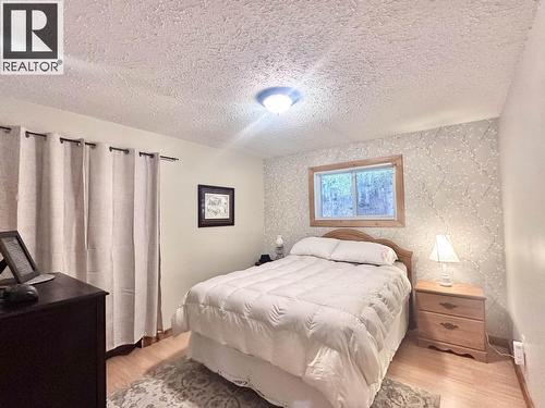 310 Mountain View Road, Mcbride, BC - Indoor Photo Showing Bedroom