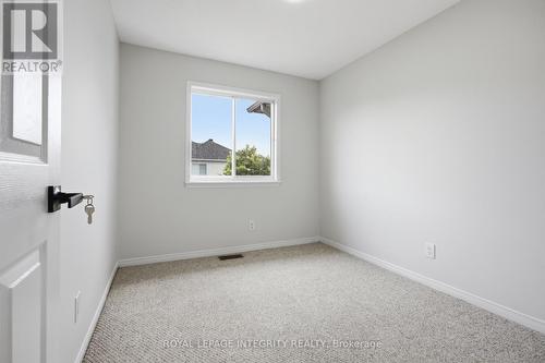 92 Inverkip Avenue, Ottawa, ON 