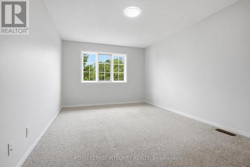 92 Inverkip Avenue, Ottawa, ON 