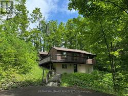 33 HURON WOODS DRIVE Oro-Medonte, ON L0K 1E0