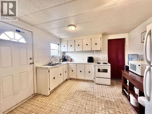 1085 3Rd Avenue, Valemount, BC 