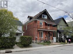 85 WAVERLEY STREET E  Ottawa, ON K2P 0V1
