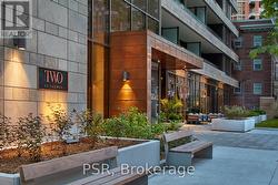 2406 - 2 ST THOMAS STREET Toronto, ON M5S 2Z1