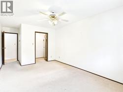 Primary bedroom - 