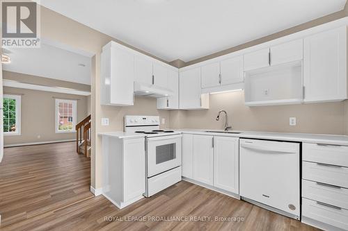 Kitchen - Second Floor - 80 Rothbury Crescent, Ottawa, ON 