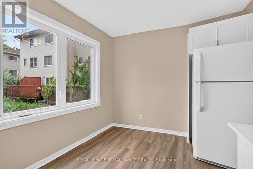 Kitchen Dining Nook - 80 Rothbury Crescent, Ottawa, ON 