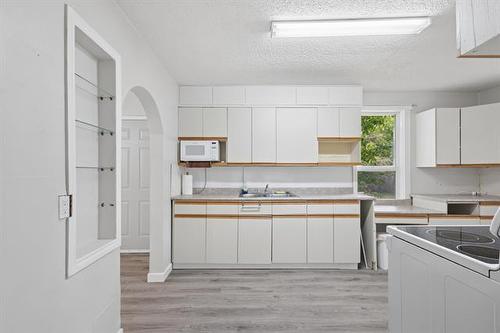 337 1St St, Morris, MB 