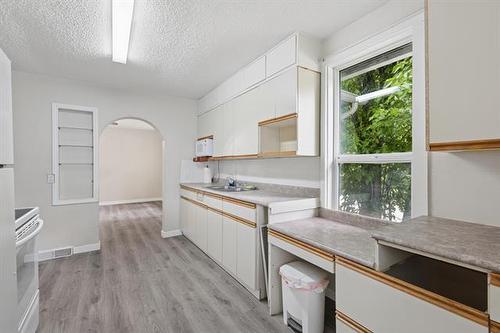 337 1St St, Morris, MB 
