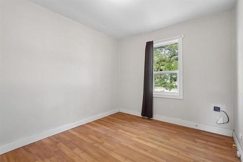337 1St St, Morris, MB 