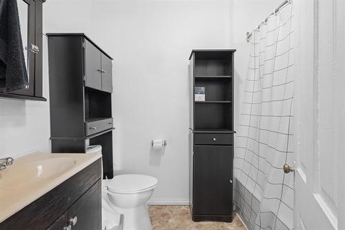 337 1St St, Morris, MB 