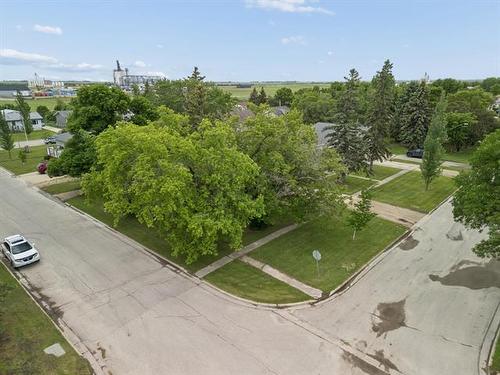 337 1St St, Morris, MB 