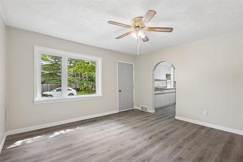 337 1St St, Morris, MB 