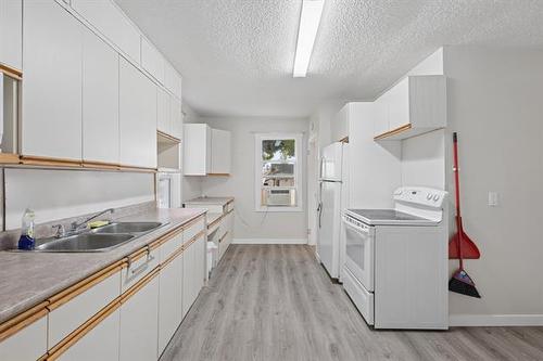 337 1St St, Morris, MB 