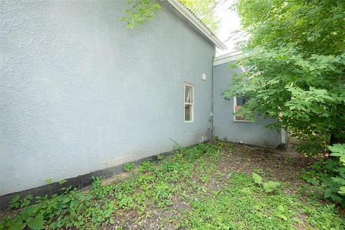 113 Lorne Ave, Winnipeg, MB 