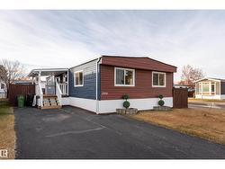 2001 West View GR NW  Edmonton, AB T5S 1T6