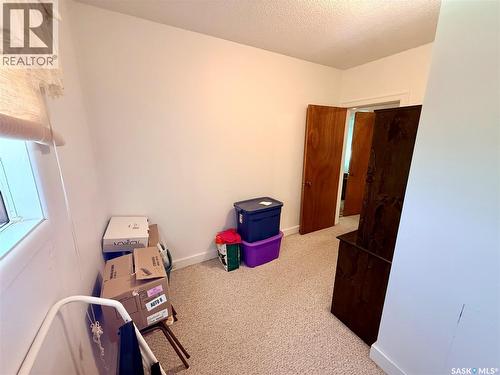 201 3Rd Street E, Ponteix, SK 
