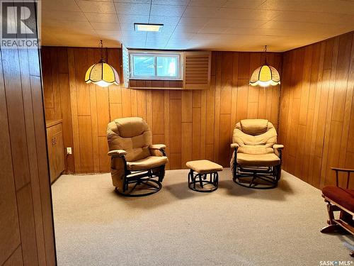 201 3Rd Street E, Ponteix, SK 