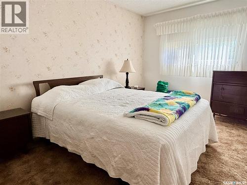 201 3Rd Street E, Ponteix, SK 
