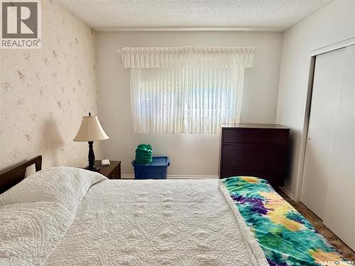 201 3Rd Street E, Ponteix, SK 
