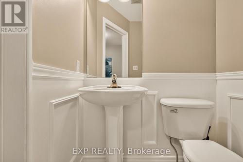 Main Flr 2-pc washroom - 72 Etherington Crescent, Hamilton, ON 
