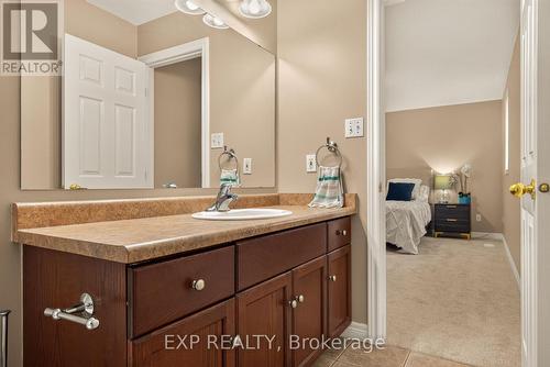 72 Etherington Crescent, Hamilton, ON 