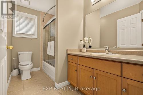 72 Etherington Crescent, Hamilton, ON 