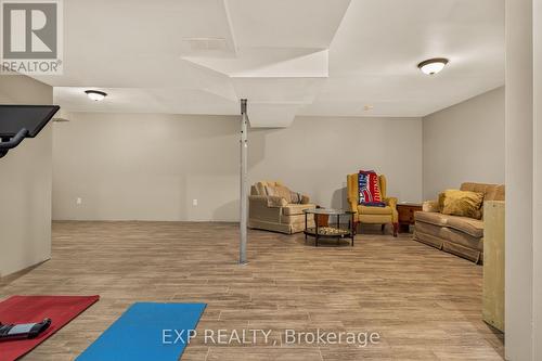72 Etherington Crescent, Hamilton, ON 