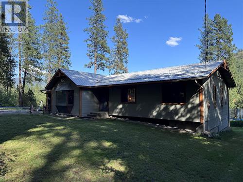 725 3 Highway, Cascade, BC 