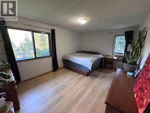 725 3 Highway, Cascade, BC 