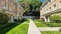 5 - 30 HARGRAVE LANE  Toronto, ON M4N 0A4