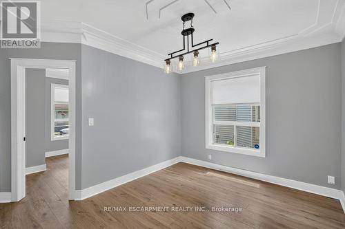 21 East Bend Avenue N, Hamilton, ON 