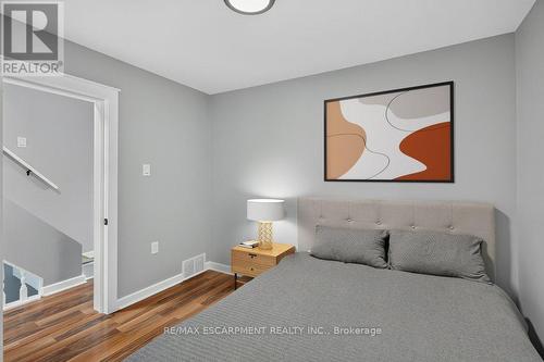 21 East Bend Avenue N, Hamilton, ON 