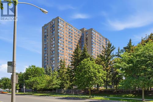 PH13 - 55 BAMBURGH CIRCLE  Toronto, ON M1W 3V4
