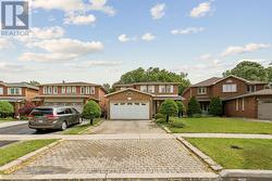 102 CORONATION CIRCLE S  Brampton, ON L6Z 4A7