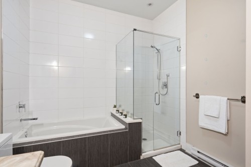 Salle de bains - 406-126 Boul. Hymus, Pointe-Claire, QC 