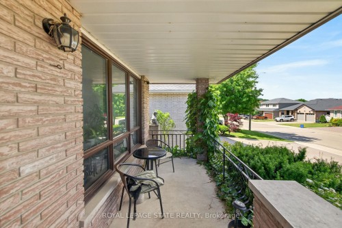 15 Ellen Avenue, Hamilton, ON 