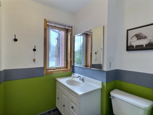 Salle de bains - 56 Rue Ketchen, Témiscaming, QC 