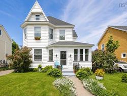 147 Howe Street  Sydney, NS B1P 4V3