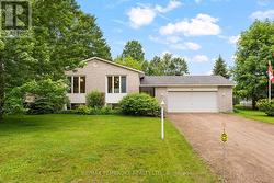 44 RAVENWOOD CRESCENT  Petawawa, ON K8H 3N1