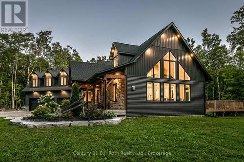 3082 Fairgrounds Road, Severn, ON 
