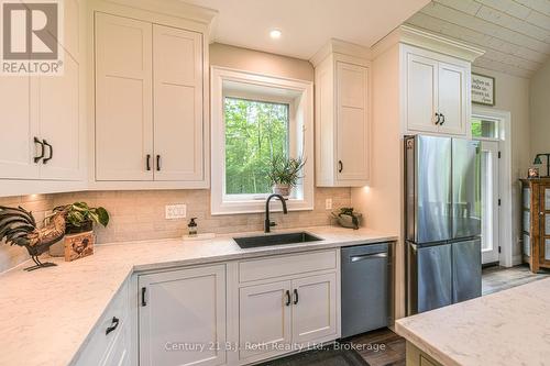 3082 Fairgrounds Road, Severn, ON 