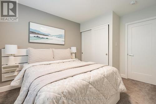 44 Hawthorne Crescent, Barrie, ON 