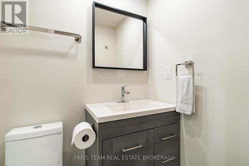 44 Hawthorne Crescent, Barrie, ON 