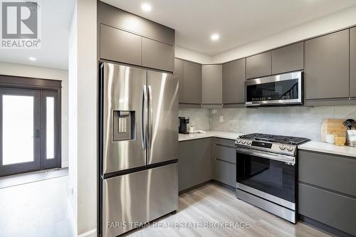 44 Hawthorne Crescent, Barrie, ON 