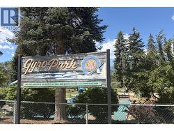 Gyro Park, just steps away - 