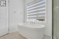 Primary Bedroom - Soaker Tub - 