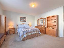 Primary Bedroom - 