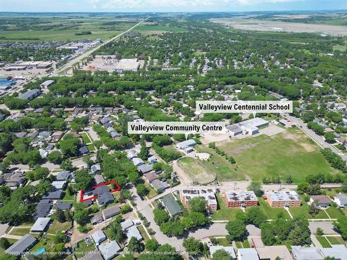 28 Clement Drive, Brandon, MB 
