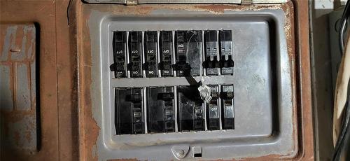 100 Amps electrical panel - 23 Princess Avenue E, Brandon, MB 